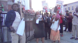 Mafestasyon kont kadinal Chibly Langlois nan New York paske li sipòte Prezidan Martelly (VIDEO)