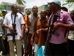 Haiti: Le port d’armes d’assaut lors des manifestations par des élus préoccupe