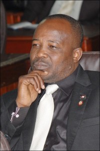 Haiti: Simon Dieuseul Desras au Sénat pour récupérer son poste