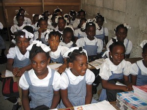 Haiti: Un uniforme unique pour tous les élèves et étudiants des écoles publiques