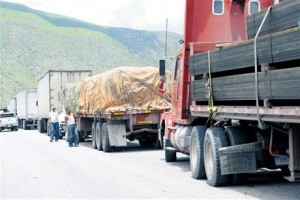 Rep. Dom: Des dizaines de camionneurs dominicains ont peur de franchir la frontière