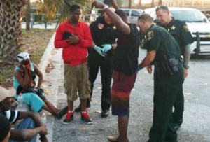 Polis arete 8 imigran Haitien sou yon plaj nan Florida