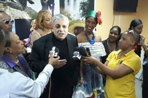 Haiti: Le chanteur, musicien, compositeur et acteur Enrico Macias à Port-au-Prince