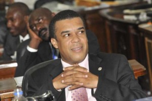 Haiti:  Le Sénateur Steven Benoit est candidat à la Présidence