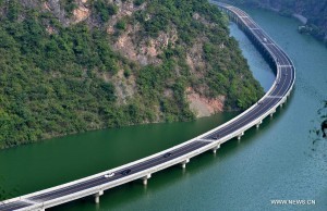 Monde: Ouverture de la première autoroute écologique construite au-dessus de l’eau