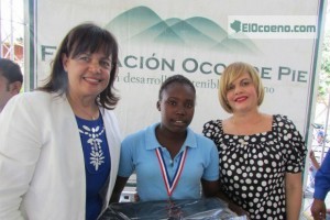 Monde: Une étudiante d’origine haitienne lauréate des lauréats d’une province en RD