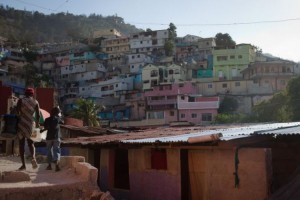 Haiti: : Des bidonvilles repeints aux grands hôtels pour ONG