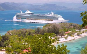 HAITI: “Royal of Caribbean” ne pouvait pas faire sortir ses touristes hors du navire à Labadee ( video )